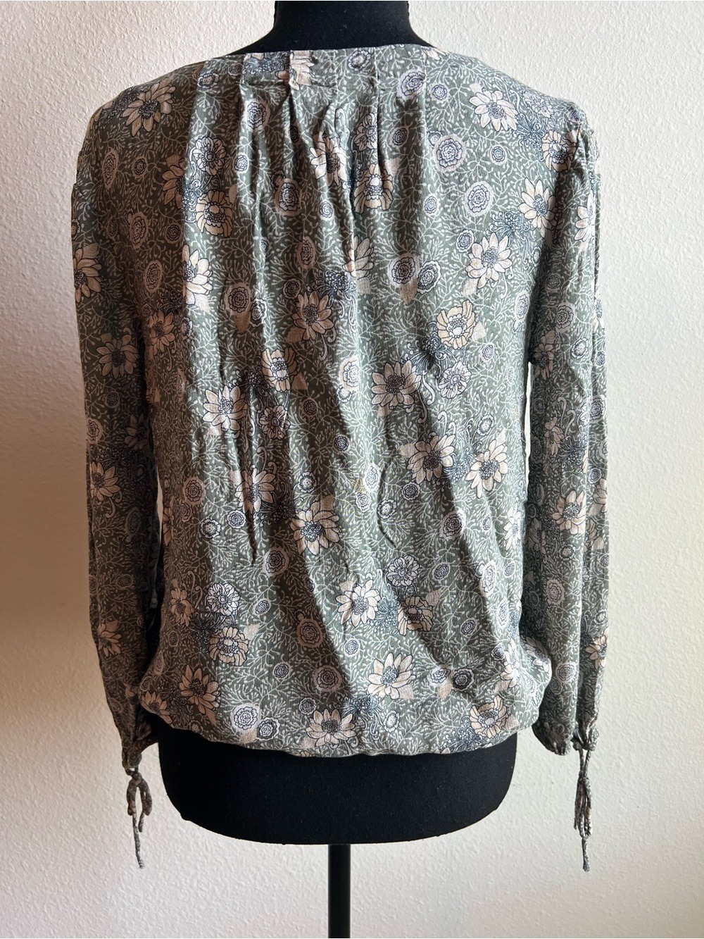 Lucky Brand Sage Green Floral Long-Sleeve Peasant Top - Picture 2 of 6